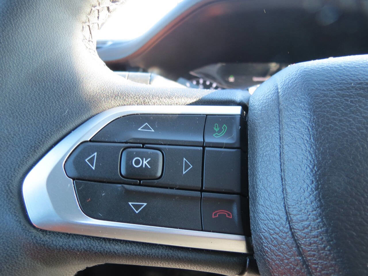 Used 2024 Jeep Compass Limited w/ Sun and Sound Group image 18