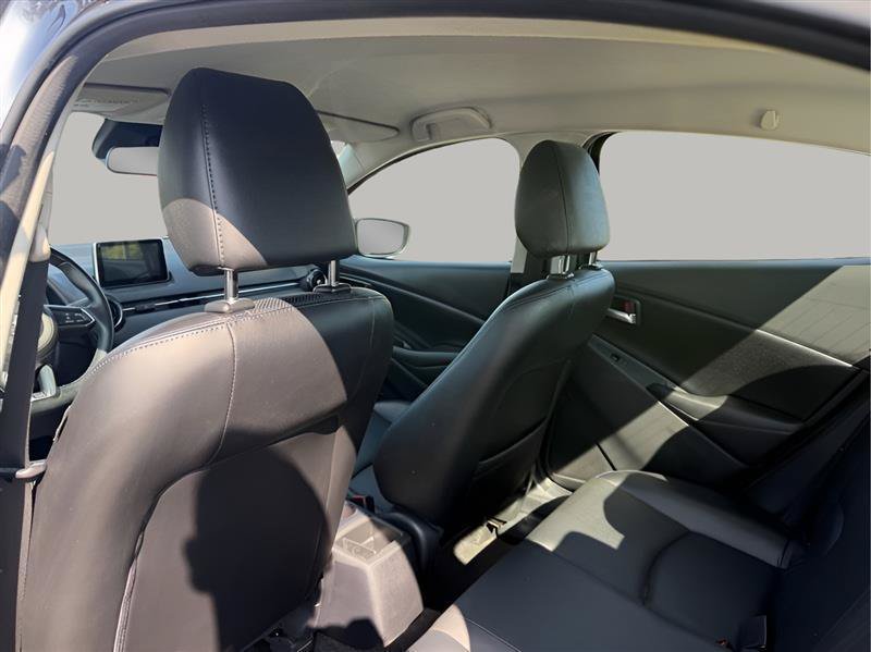 Used 2019 Toyota Yaris XLE FWD image 22