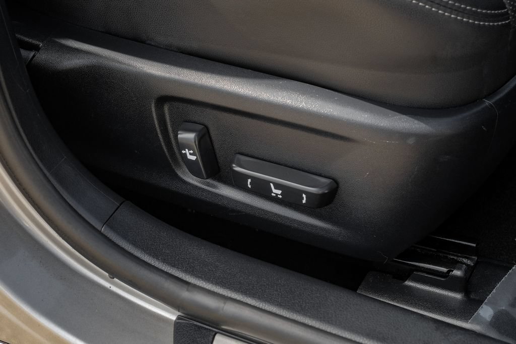 Used 2017 Lexus IS 200t RWD image 39