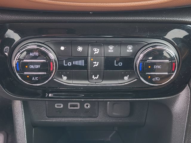 Used 2021 Buick Encore GX Essence AWD/4WD image 17