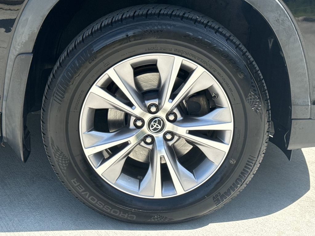 Used 2016 Toyota Highlander Plus AWD/4WD image 10