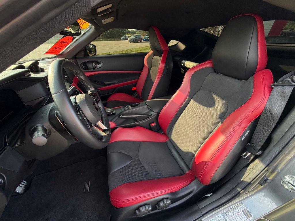 Certified 2025 Nissan Z Performance w/ Floor Mat Package RWD image 12