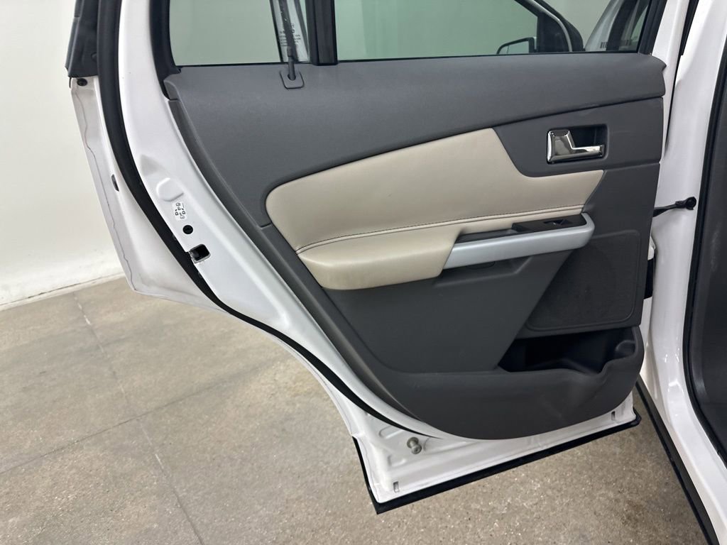 Used 2014 Ford Edge SEL w/ Equipment Group 205A image 29