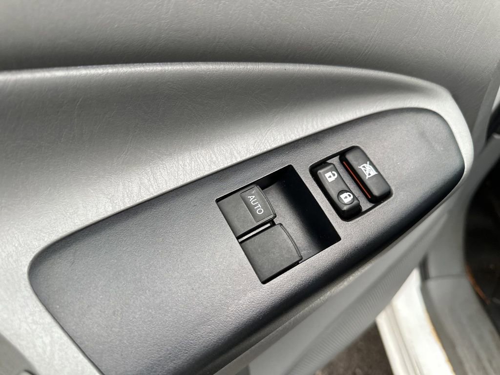 Used 2013 Toyota Tacoma 4x4 Access Cab image 17