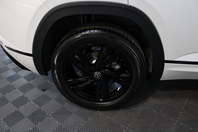 New 2026 Volkswagen Atlas Cross Sport SEL R-Line image 25