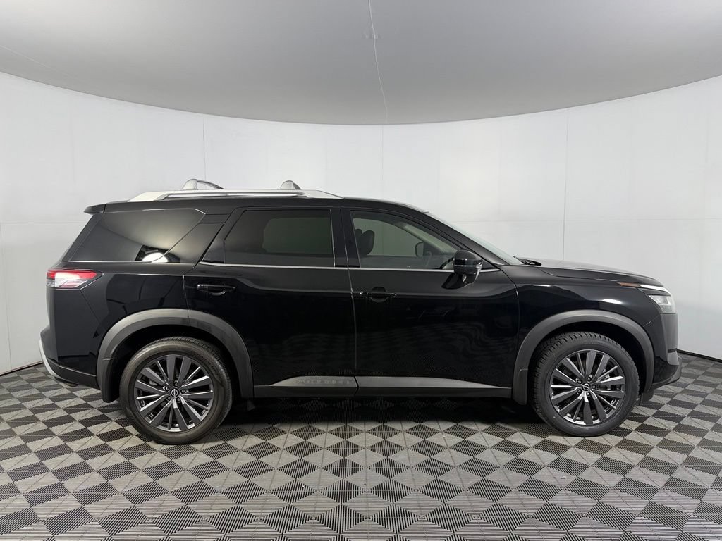 Used 2024 Nissan Pathfinder SL w/ SL Premium Package FWD image 7