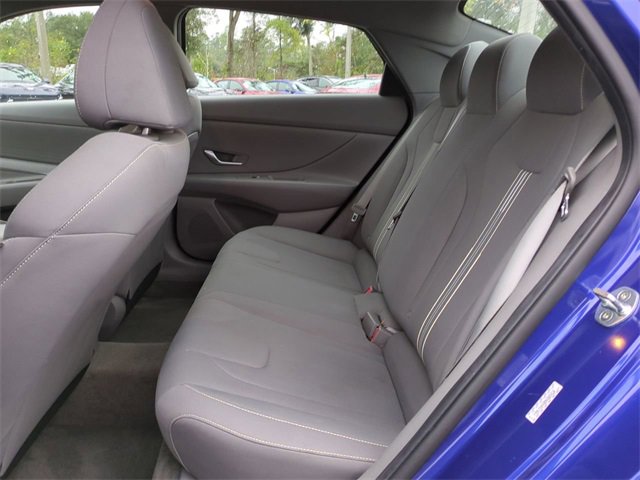 Certified 2022 Hyundai Elantra SEL w/ Preferred Accessory Package image 13