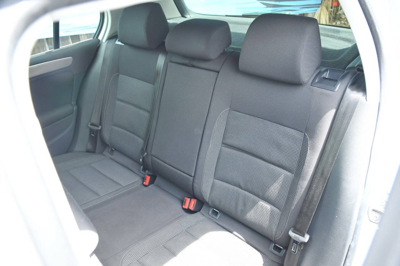 Used 2011 Volkswagen Golf TDI FWD image 19