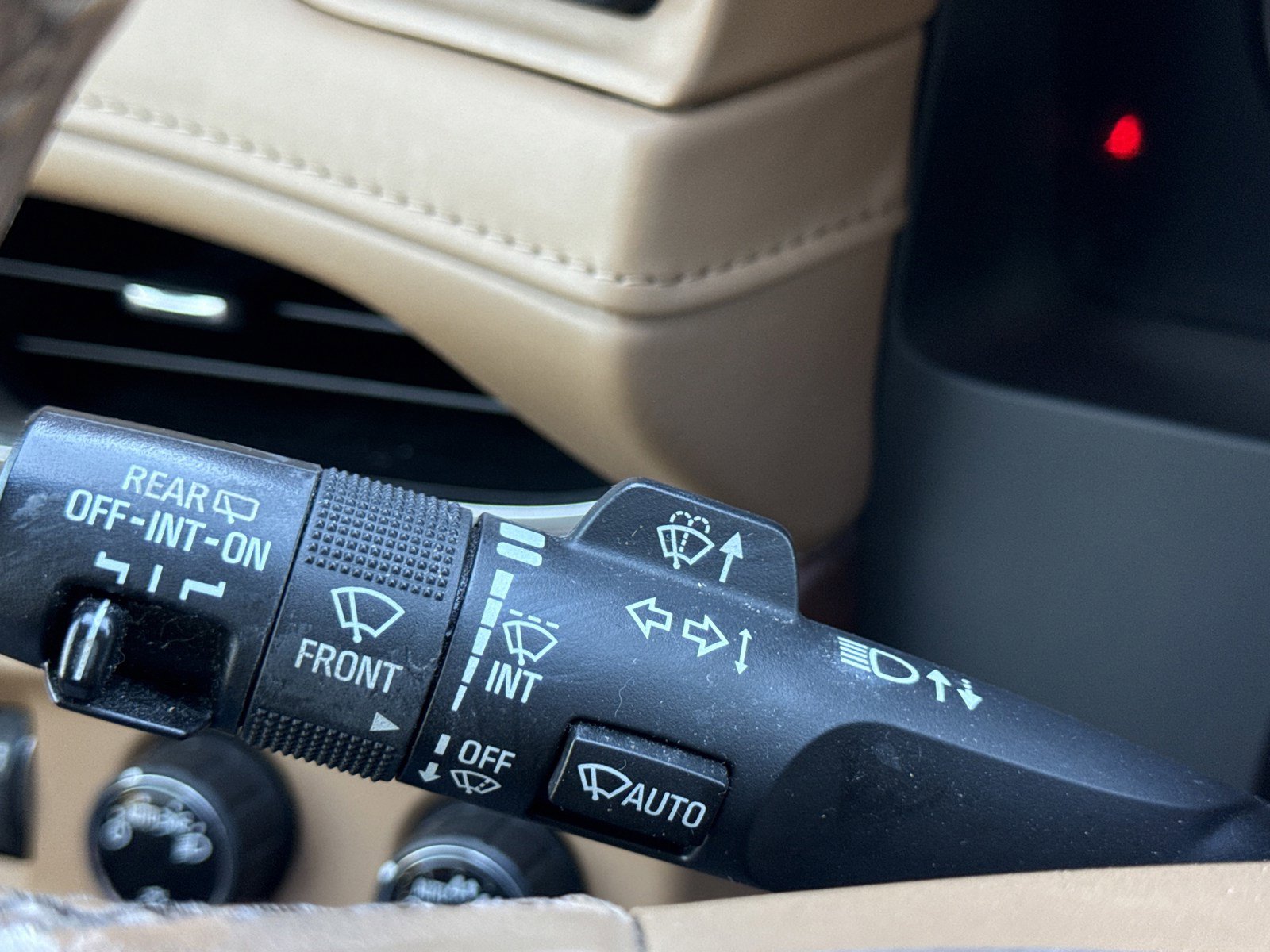 Used 2017 Cadillac Escalade Platinum image 31