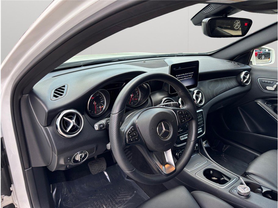 Used 2019 Mercedes-Benz GLA 250 GLA 250 Sport Utility 4D image 6