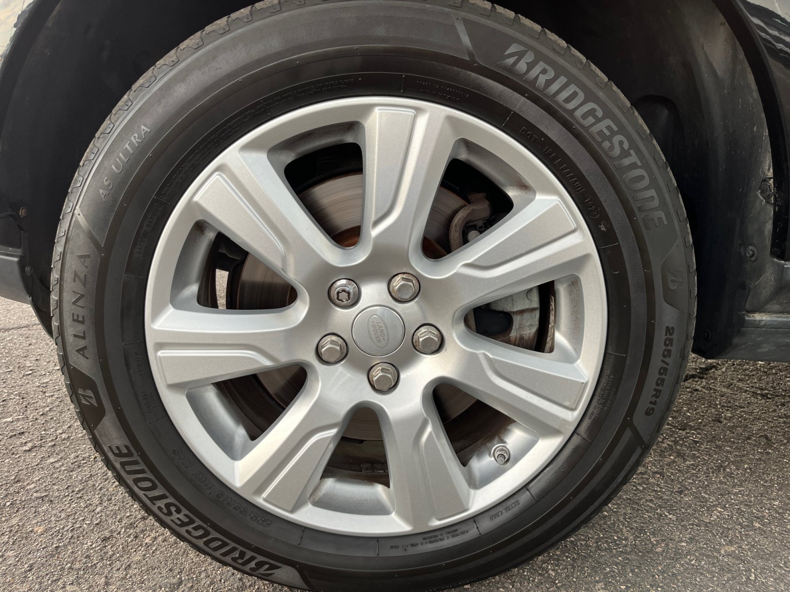 Used 2015 Land Rover LR4 HSE AWD/4WD image 26