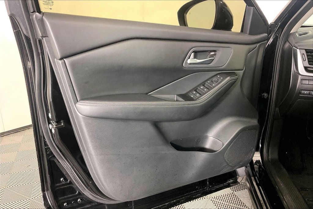 Used 2026 Nissan Rogue SV AWD/4WD image 21