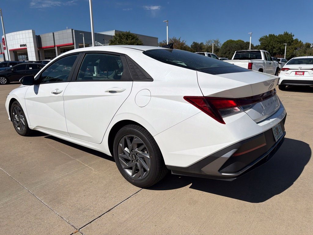 Used 2024 Hyundai Elantra SEL FWD image 8
