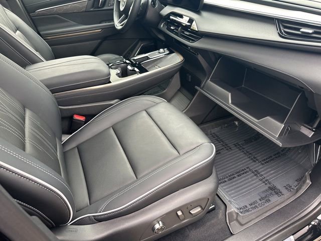 Used 2025 Buick Enclave Avenir AWD/4WD image 43