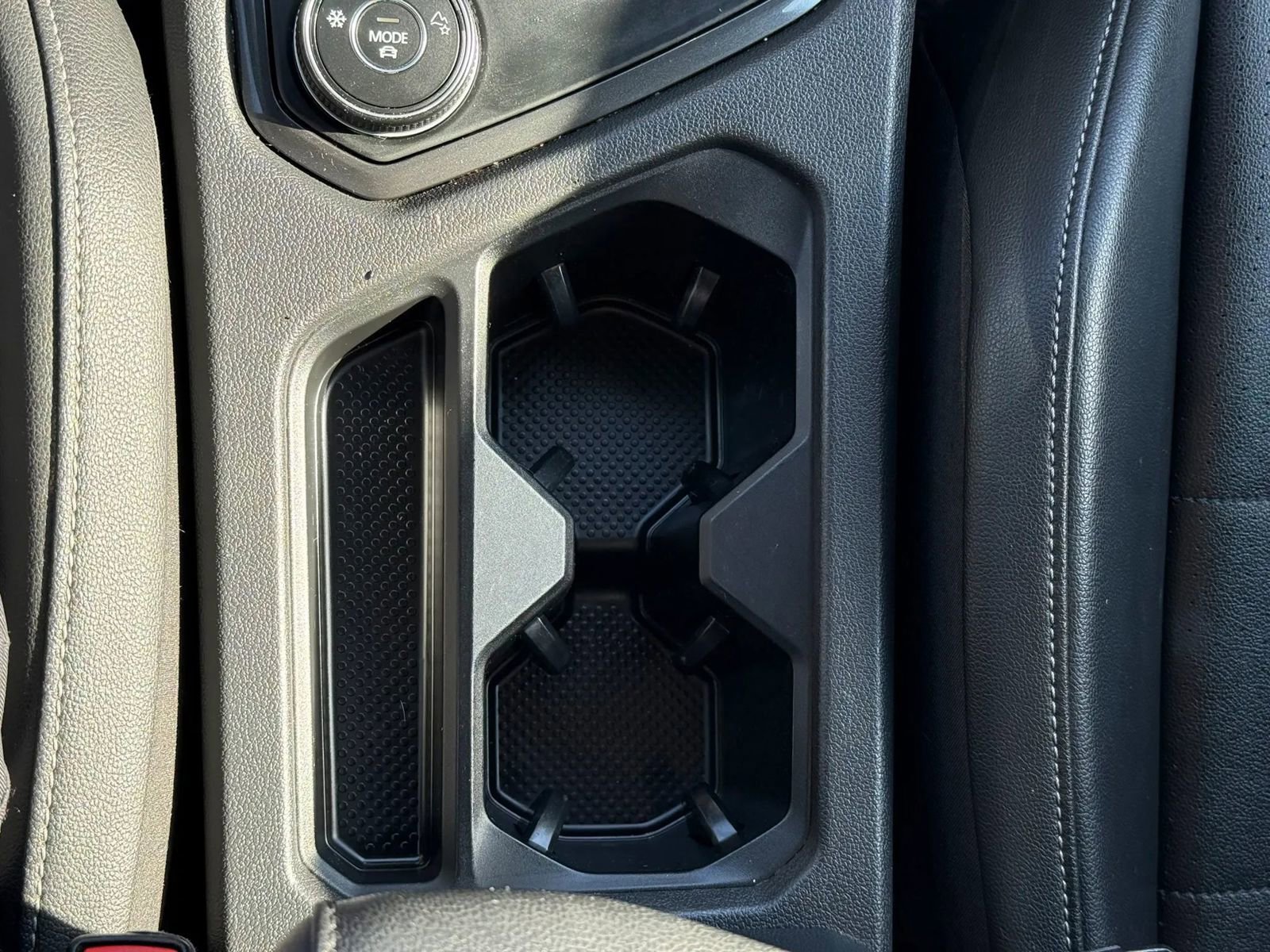 Used 2018 Volkswagen Tiguan SE image 38