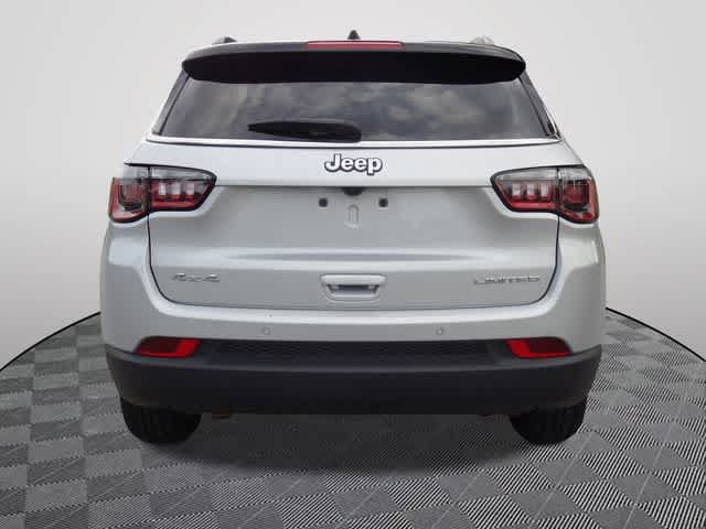 Used 2025 Jeep Compass Limited AWD/4WD image 3