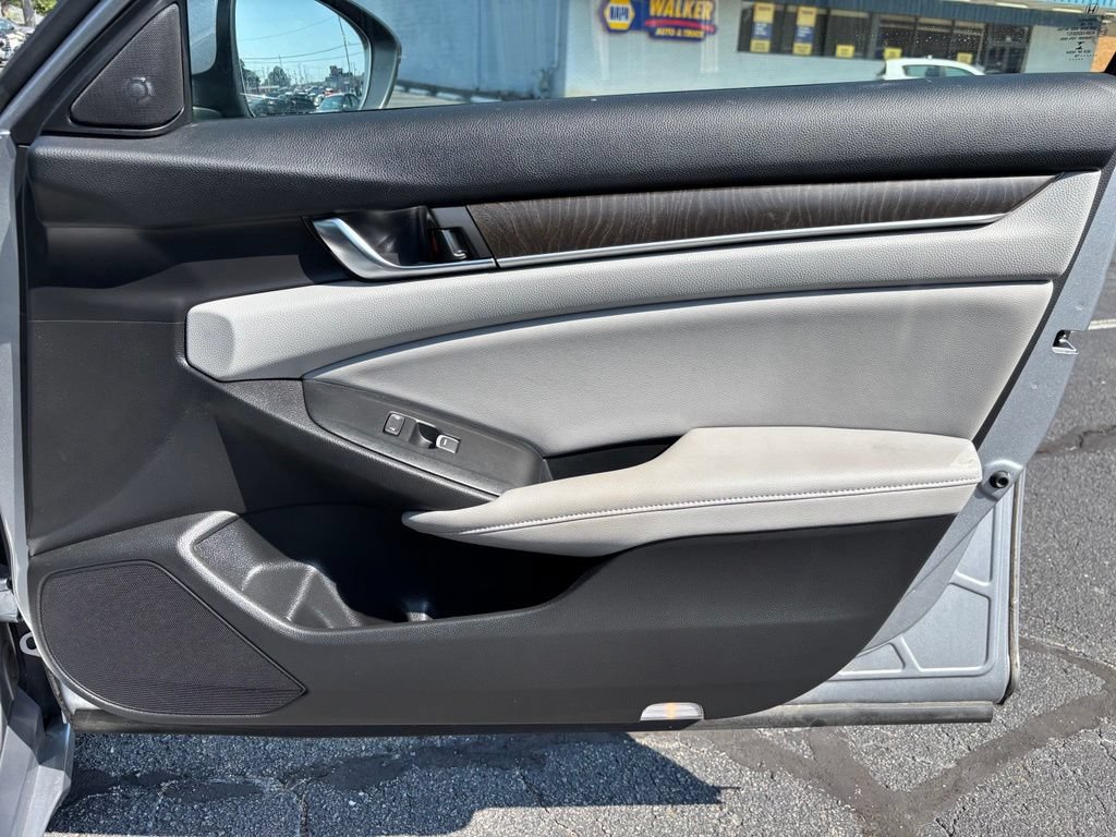 Used 2018 Honda Accord Touring image 27