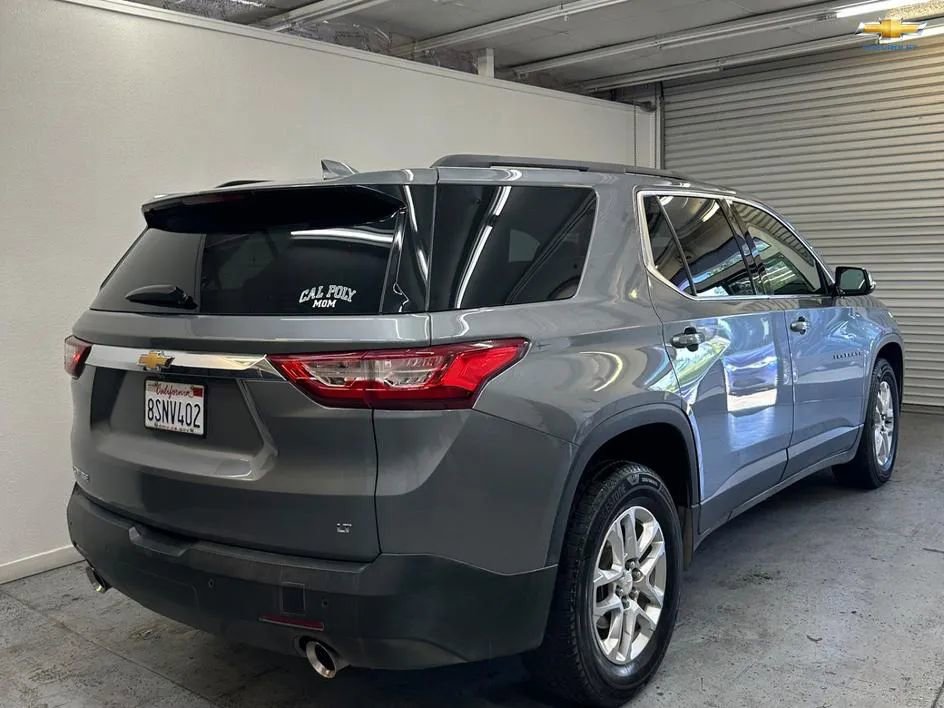 Used 2020 Chevrolet Traverse LT image 3