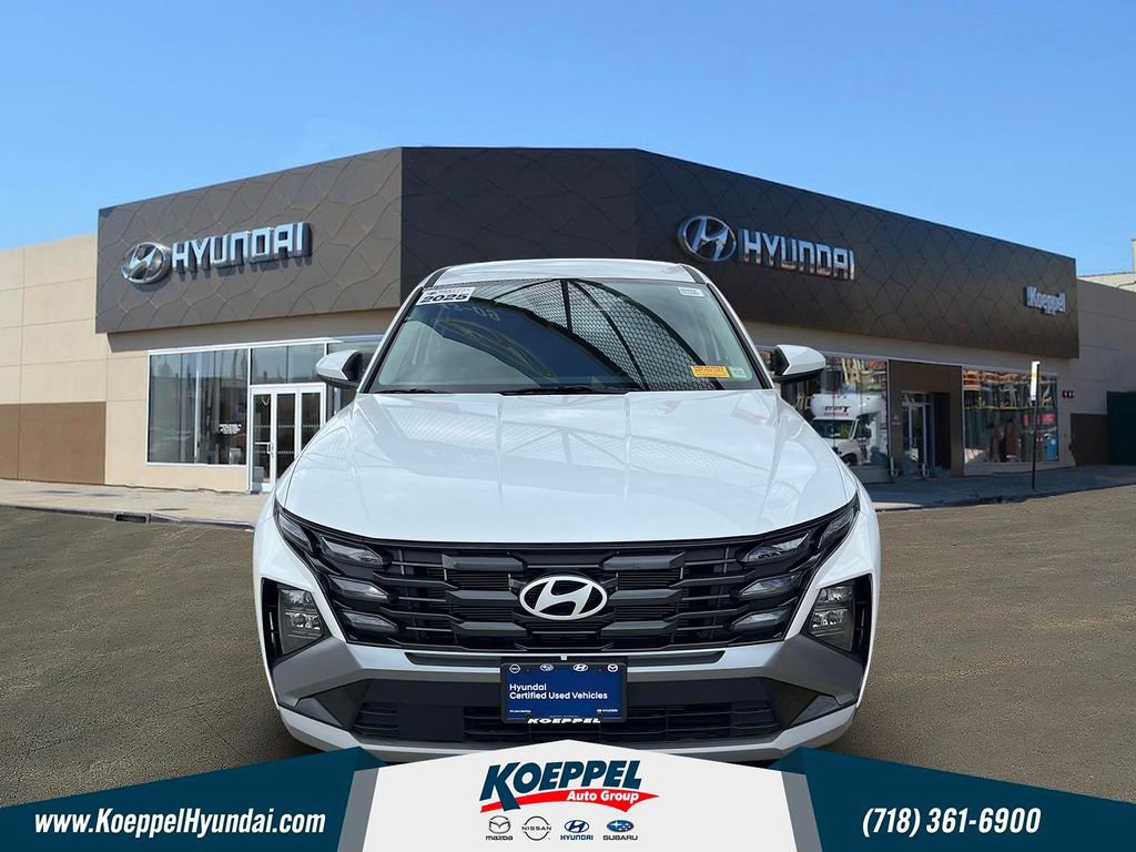 Certified 2025 Hyundai Tucson SE AWD/4WD image 2