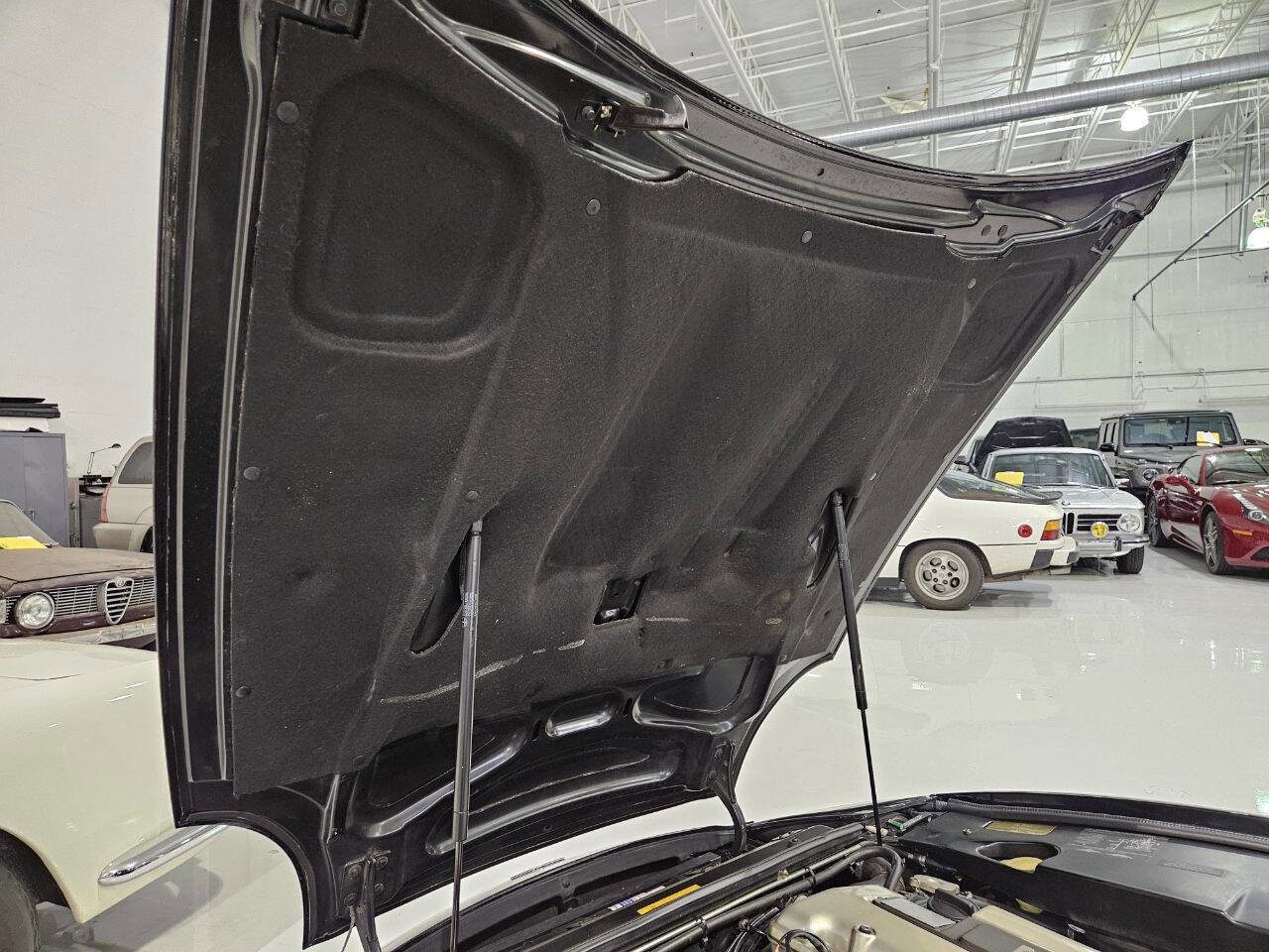 Used 1997 Aston Martin DB7 Volante image 41