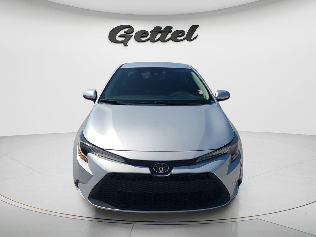 Certified 2022 Toyota Corolla LE FWD image 2