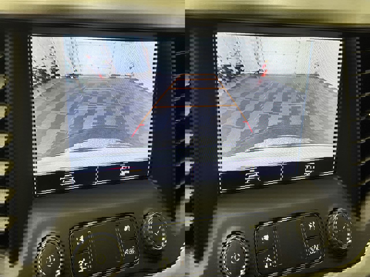 Certified 2023 GMC Acadia SLE w/ Driver Convenience Package image 5