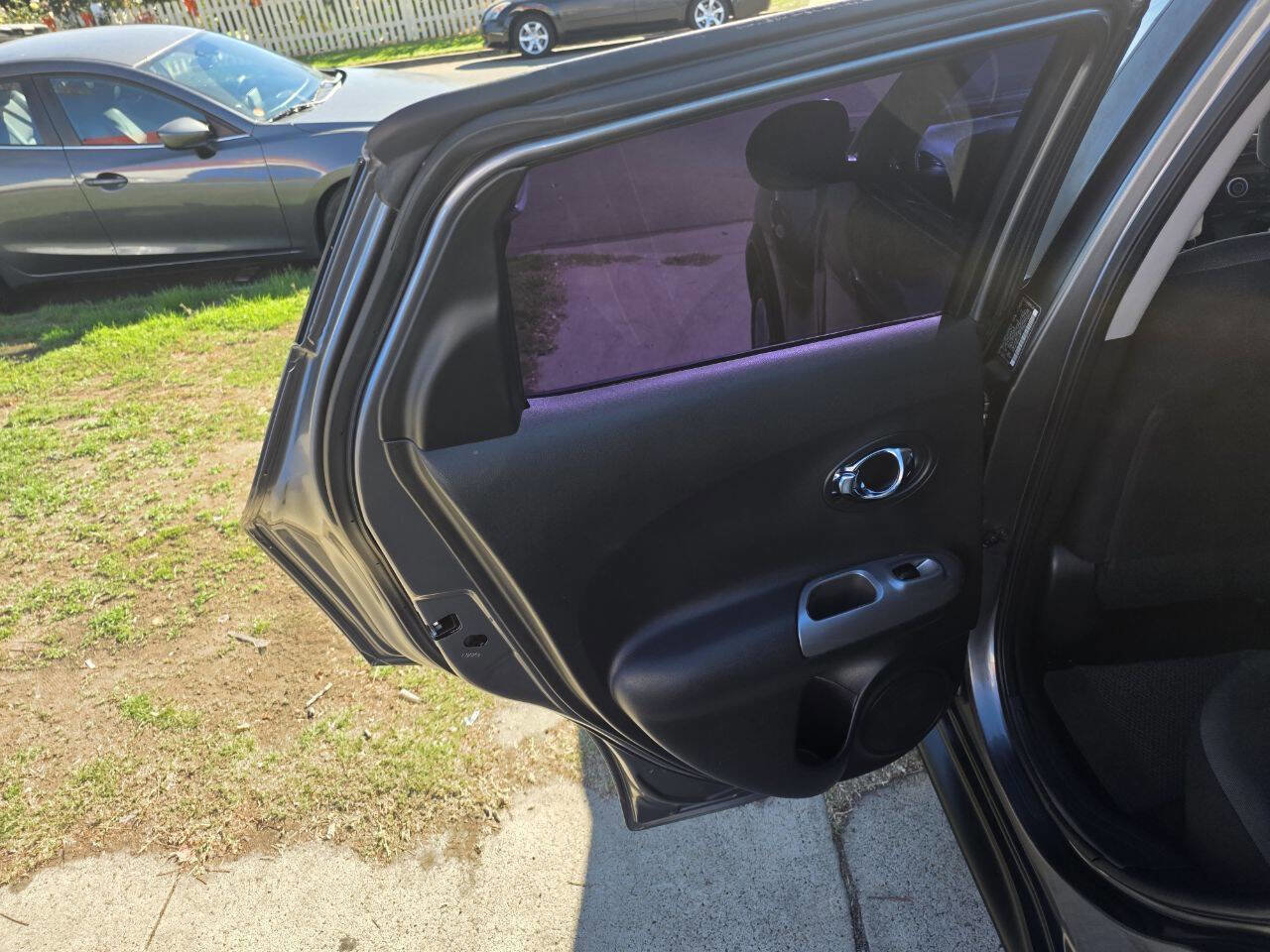 Used 2011 Nissan Juke SV FWD image 16