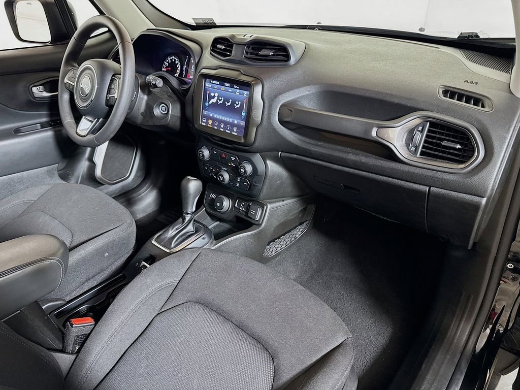 Used 2023 Jeep Renegade Latitude AWD/4WD image 25