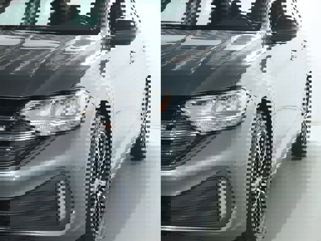 Used 2024 Volkswagen Jetta Sport image 4