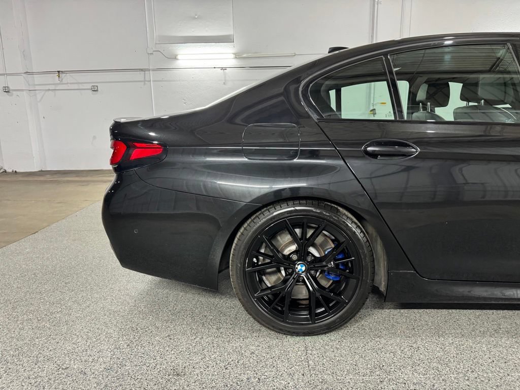 Used 2023 BMW M550i xDrive AWD/4WD image 8