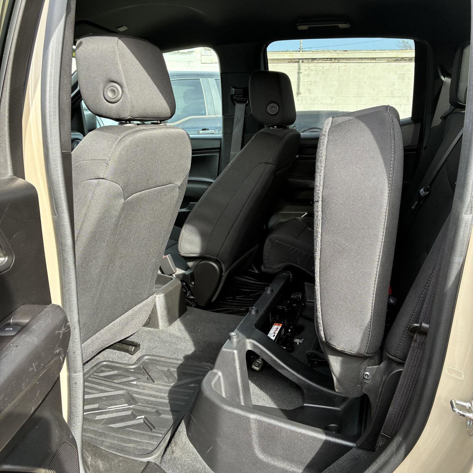 Used 2024 Chevrolet Colorado W/T image 7