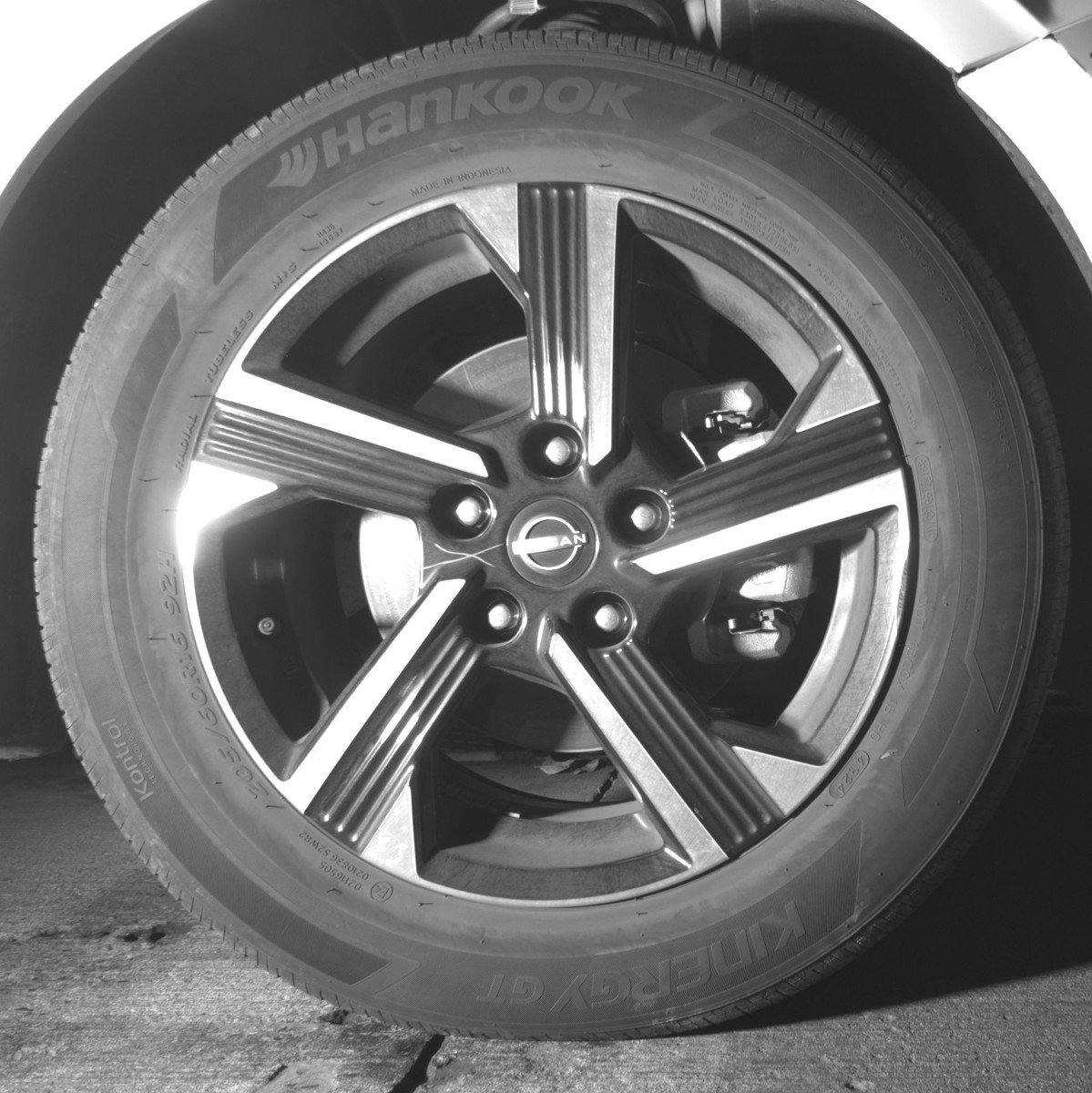 Used 2025 Nissan Sentra SV FWD image 13
