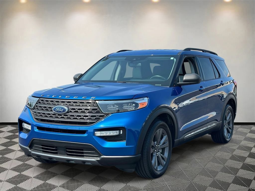 Used 2021 Ford Explorer XLT w/ Equipment Group 202A AWD/4WD image 6