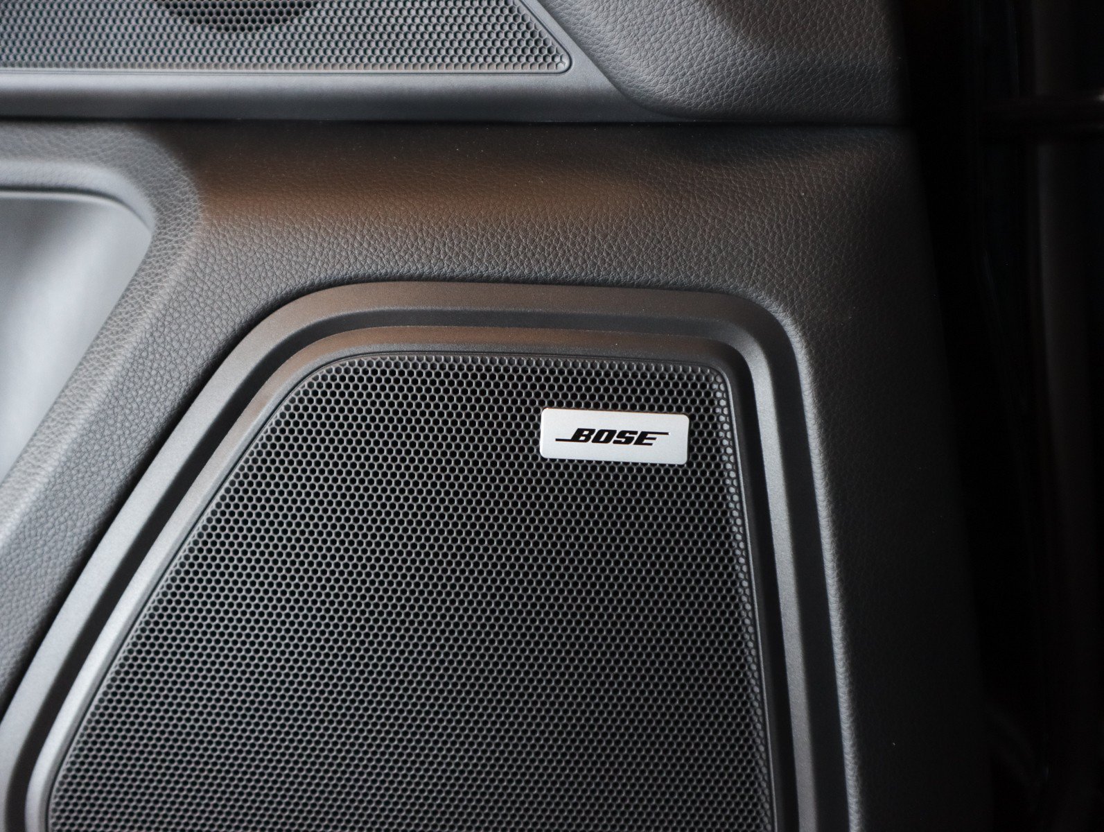 Certified 2023 Porsche Macan AWD/4WD image 24