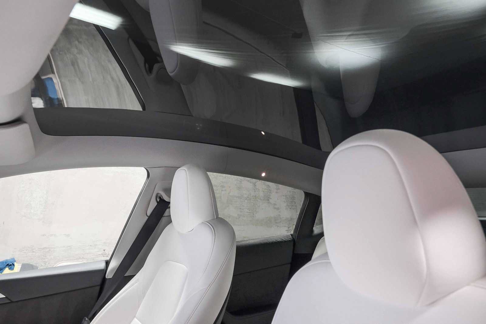 Used 2023 Tesla Model Y AWD image 29