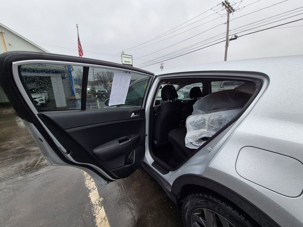 Used 2022 Kia Sportage LX w/ LX AWD Value Edition Package image 18