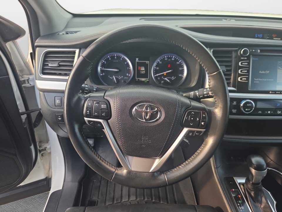 Used 2018 Toyota Highlander XLE FWD image 13