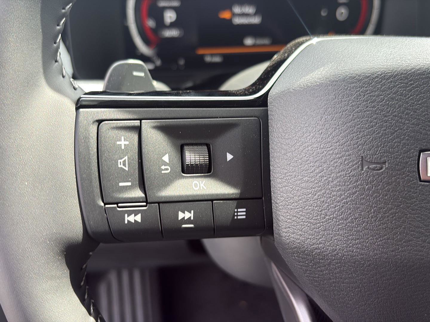 New 2026 Nissan Pathfinder SL AWD/4WD image 14