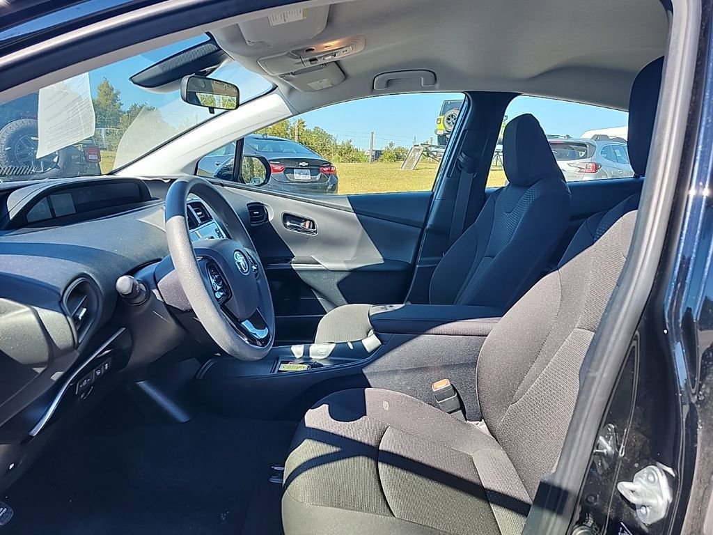 Used 2020 Toyota Prius LE image 17