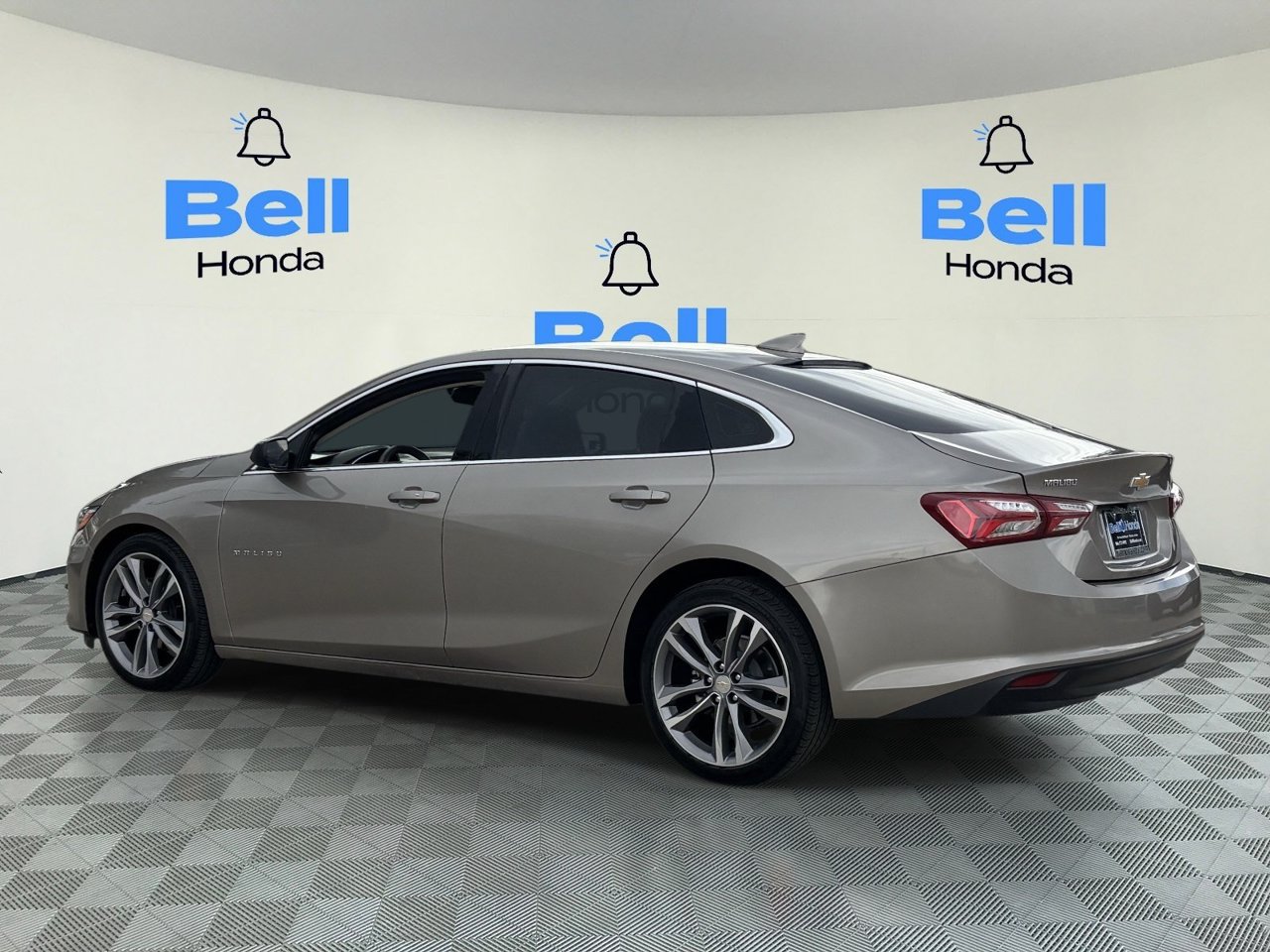 Used 2023 Chevrolet Malibu LT w/ LPO, Floor Liner Package FWD image 3