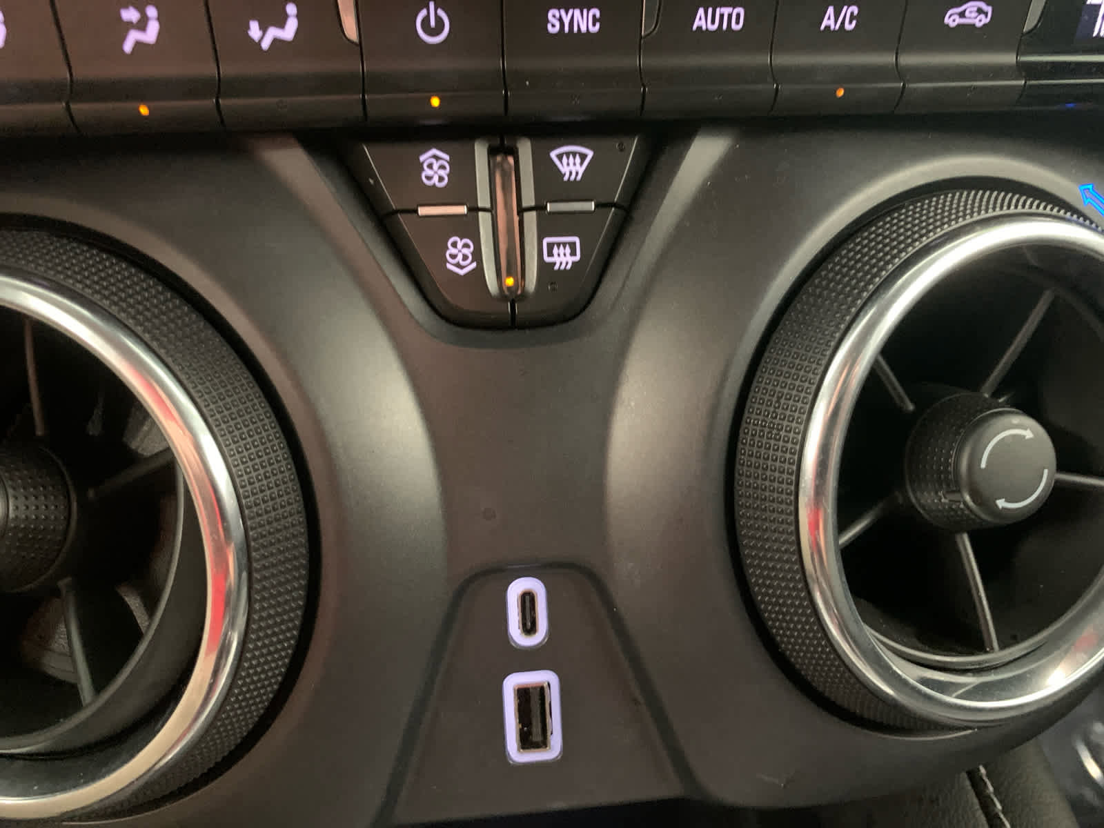 Used 2024 Chevrolet Blazer LT image 31