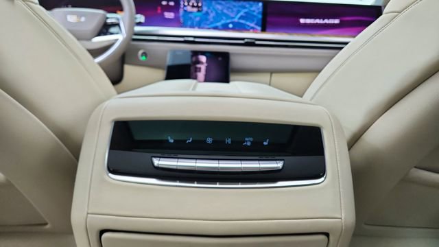 Used 2025 Cadillac Escalade Sport Platinum w/ LPO, Floor Liner Package image 60