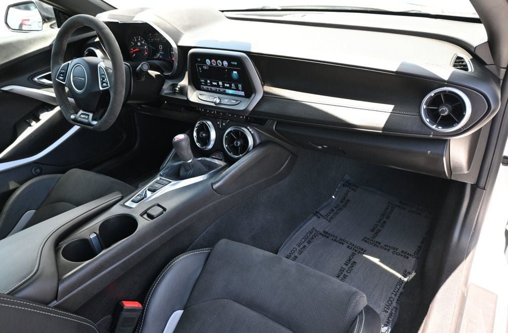 Used 2017 Chevrolet Camaro SS RWD image 12