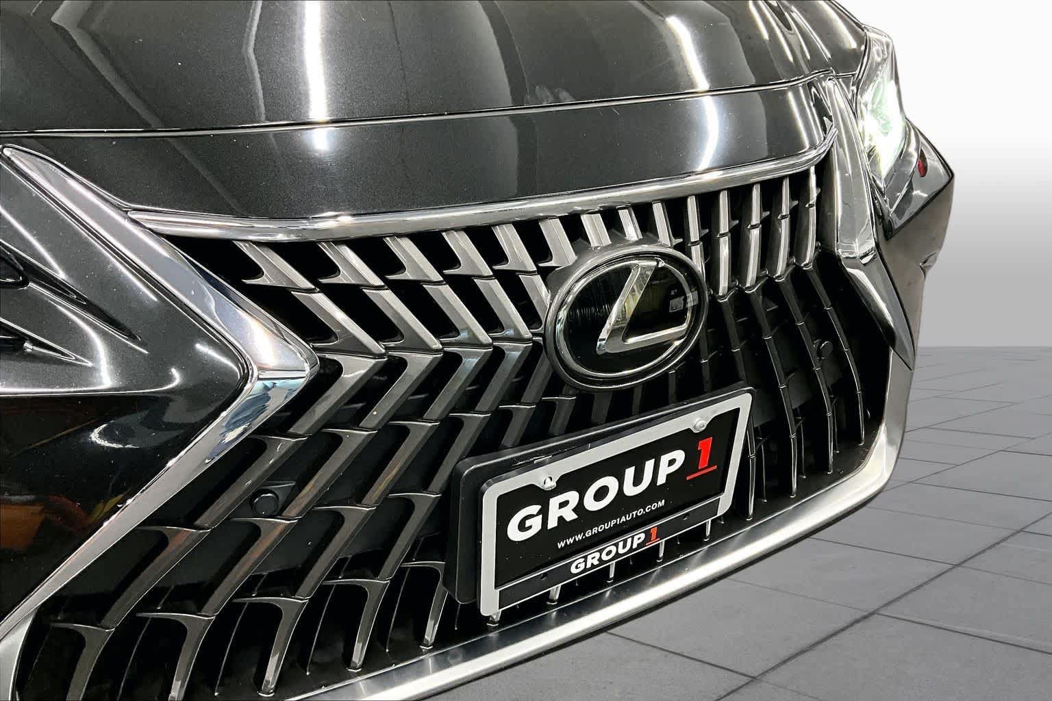 Used 2024 Lexus ES 300h w/ Premium Package FWD image 29