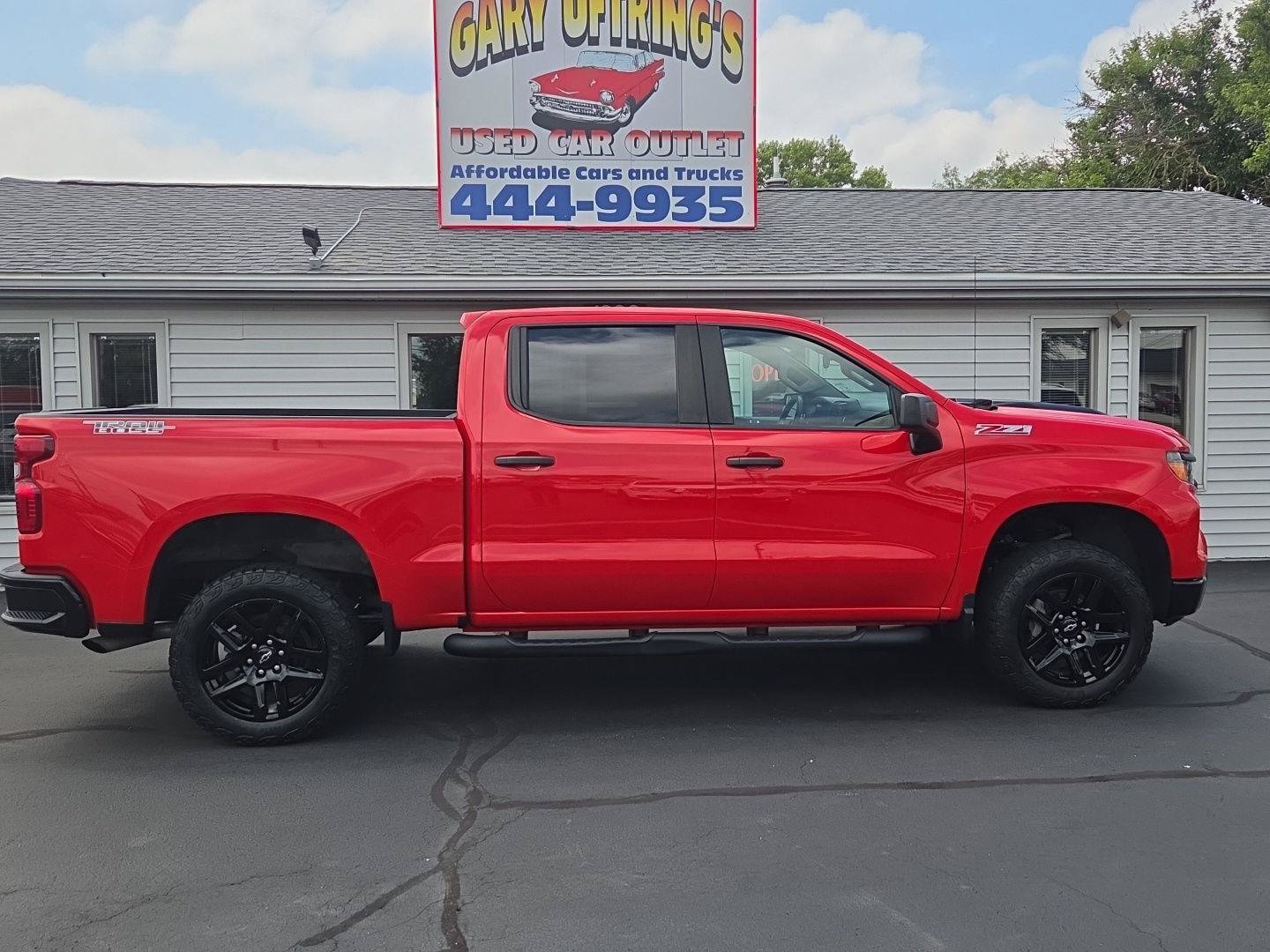 Used 2023 Chevrolet Silverado 1500 Custom Trail Boss AWD/4WD image 2