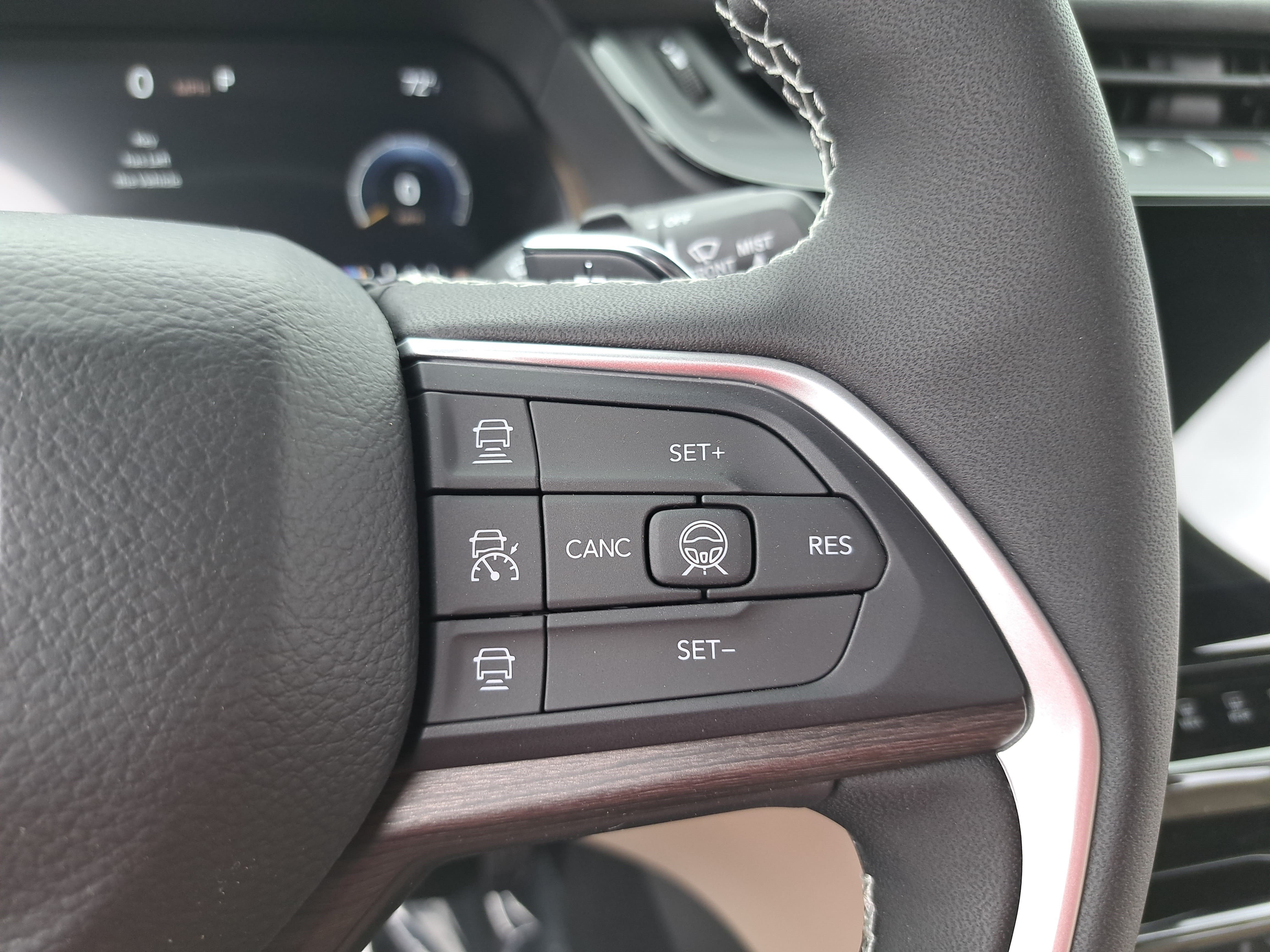 New 2026 Jeep Grand Cherokee Limited w/ Luxury Tech Group II AWD/4WD image 18