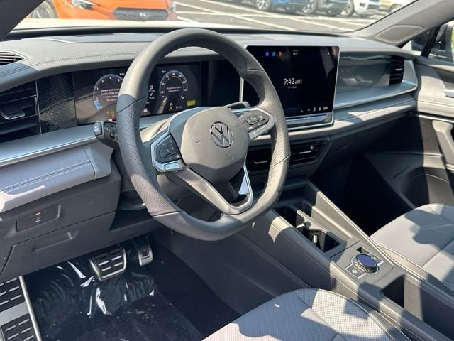 New 2026 Volkswagen Tiguan SE R-Line AWD/4WD image 32