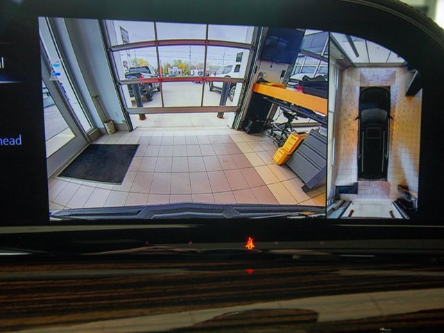 Used 2023 Cadillac Escalade Premium Luxury image 15