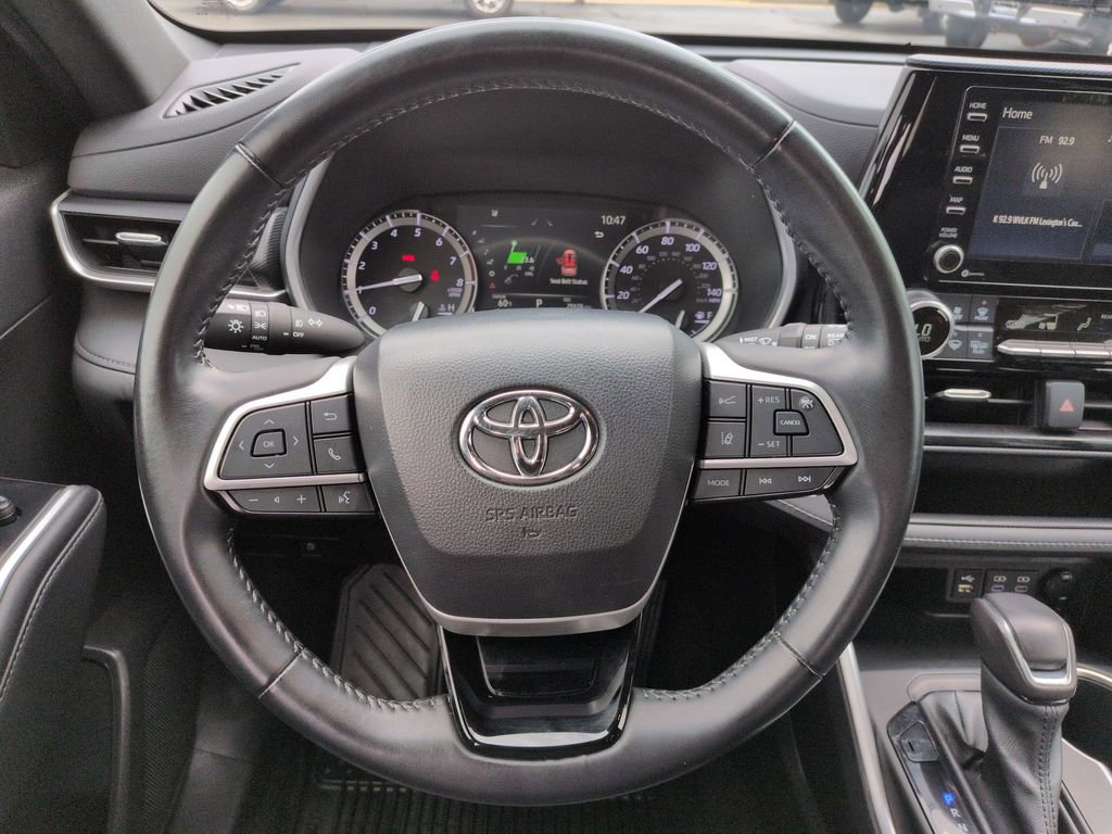 Used 2022 Toyota Highlander XSE image 14