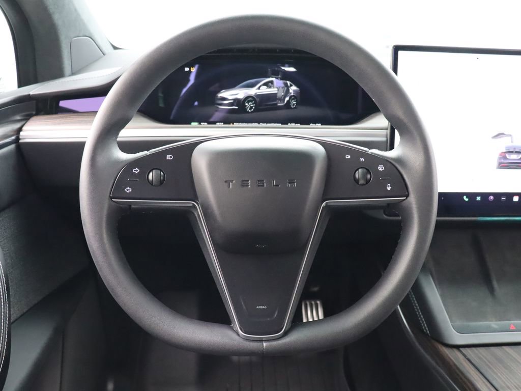 Used 2024 Tesla Model X image 17